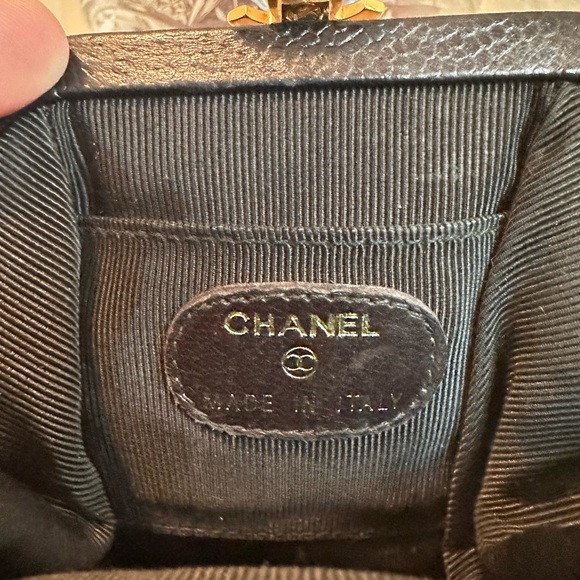 Authentic Vintage Chanel Black Caviar Kiss Lock Coin Purse - Picture 5 of 11